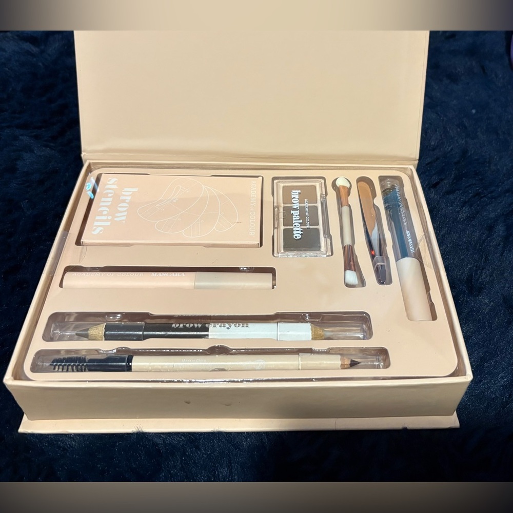 Ultimate Brows Kit - 👁️👁️ - Picture 3 of 4